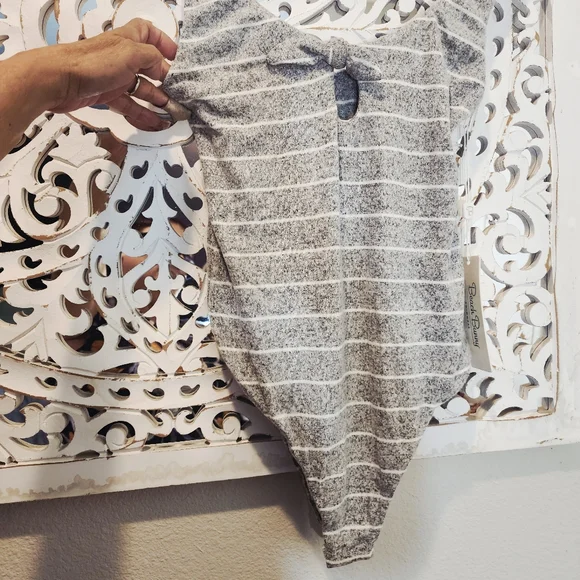BEACH BUNNY PEYTON BODYSUIT STRIPES FRONT BOW DETAIL NWT SZ LARGE - Picture 14 of 15